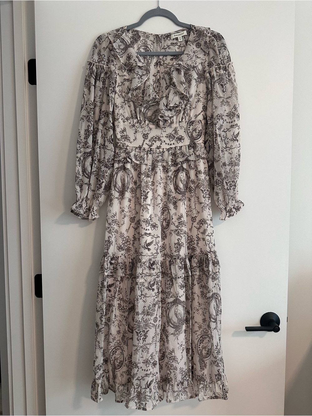 Francesca's Collections Cream and Black Printed Ruffle Midi Dress
